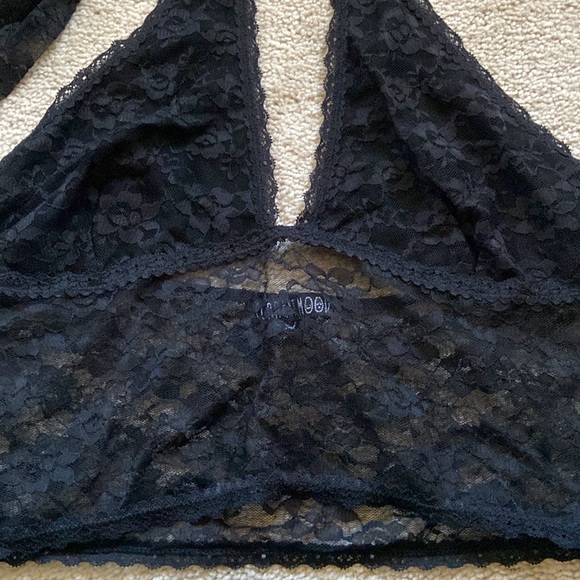 🖤4/$20 SALE🖤 Current Mood | Tales Of Fantasy Halter Top - Picture 2 of 4